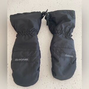 Women’s snow mittens